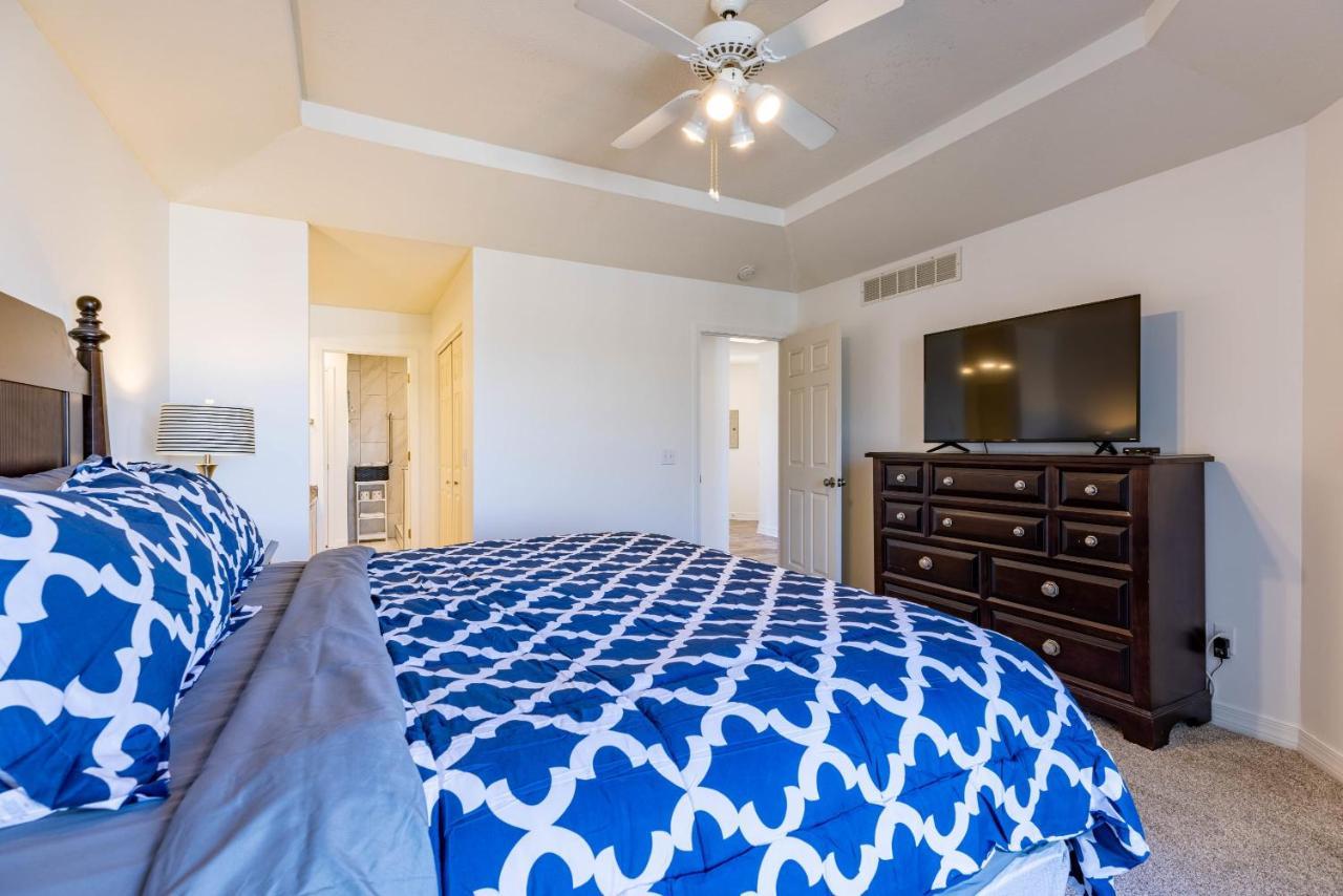 B 32-1 Spacious Villa Close To Pool 브랜슨 외부 사진