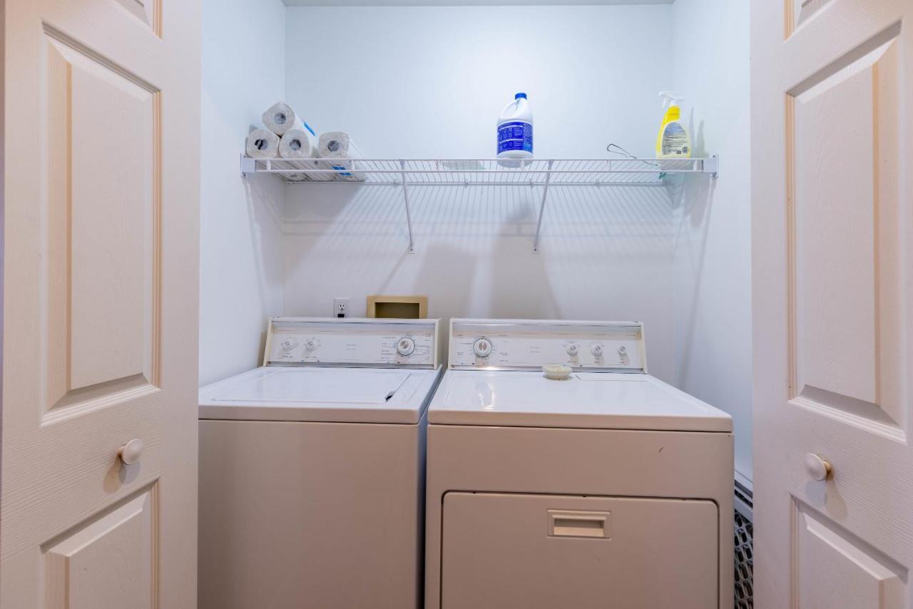 B 32-1 Spacious Villa Close To Pool 브랜슨 외부 사진